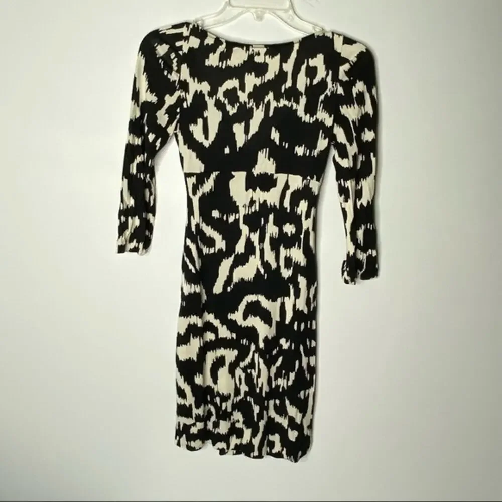 Diane von Furstenberg DVF Black & Ivory Form Fitting Capela 100% Silk Dress Sz 2